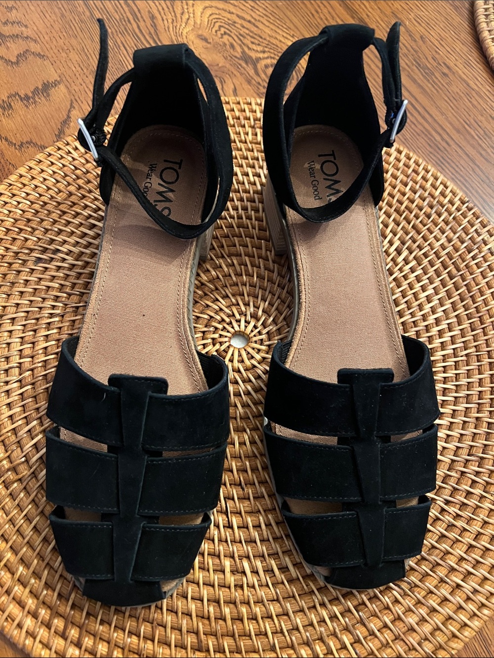Toms Suede Fisherman Sandals NWOT
